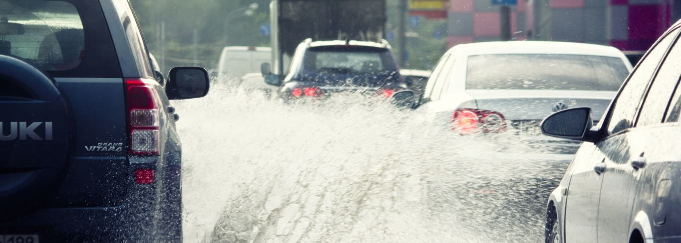 safe driving in the rain- UAE drivers- rain in UAE- car insurance- Gargash Insurance