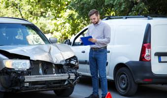 what happens when you get into an accident with a rental car- car insurance- insurance brokers- UAE