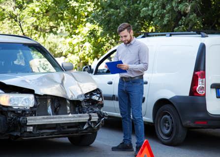 what happens when you get into an accident with a rental car- car insurance- insurance brokers- UAE